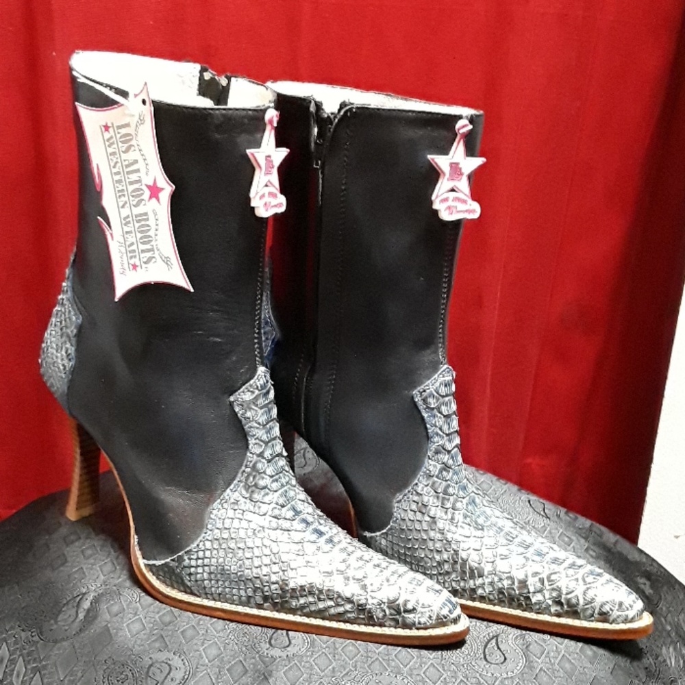 Ladies snake short boots